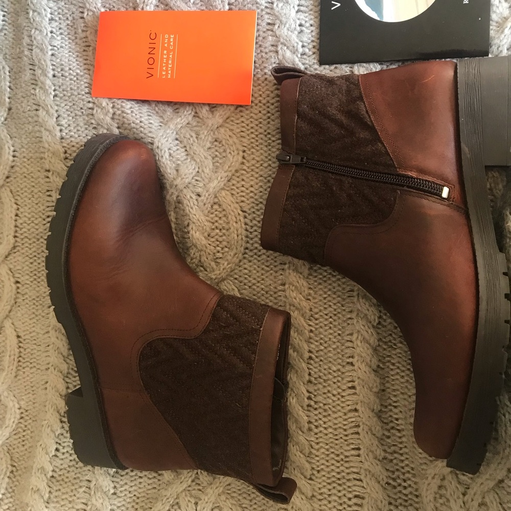 Vionic, size 9, weather resistant, chocolate leather boots, chevron inserts